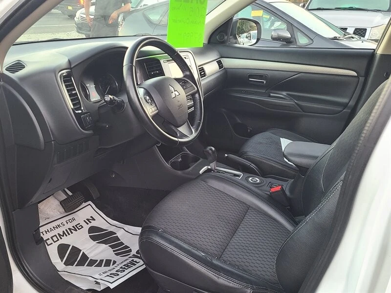 2015 Mitsubishi Outlander - Image 9 of 15