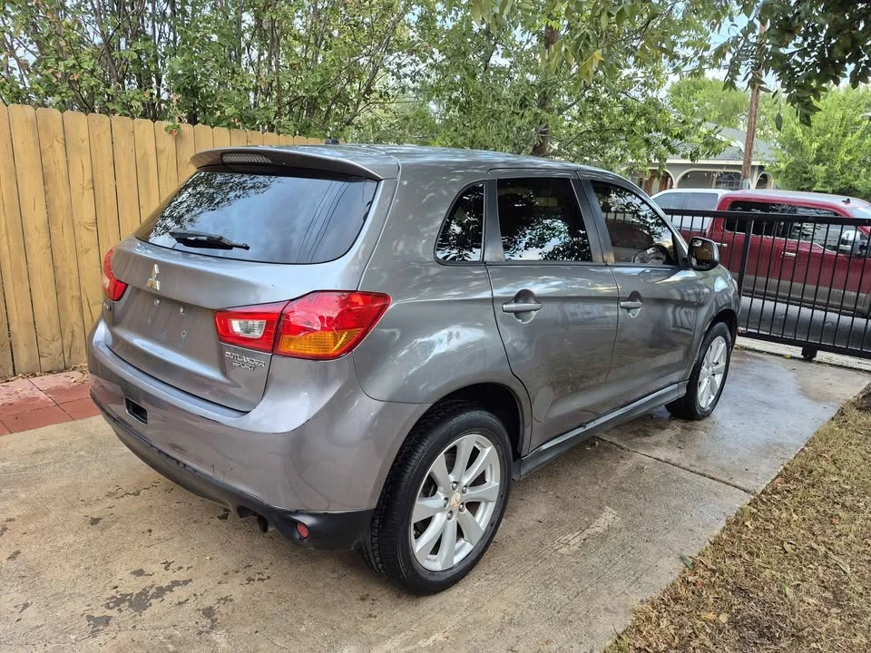 2015 Mitsubishi Outlander Sport - Image 4 of 13