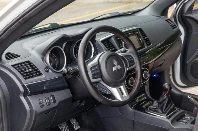2015 Mitsubishi Lancer Evolution X 9th Gen - Image 4 of 9