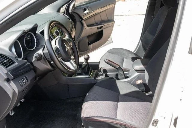 2015 Mitsubishi Lancer Evolution X 9th Gen - Image 6 of 9