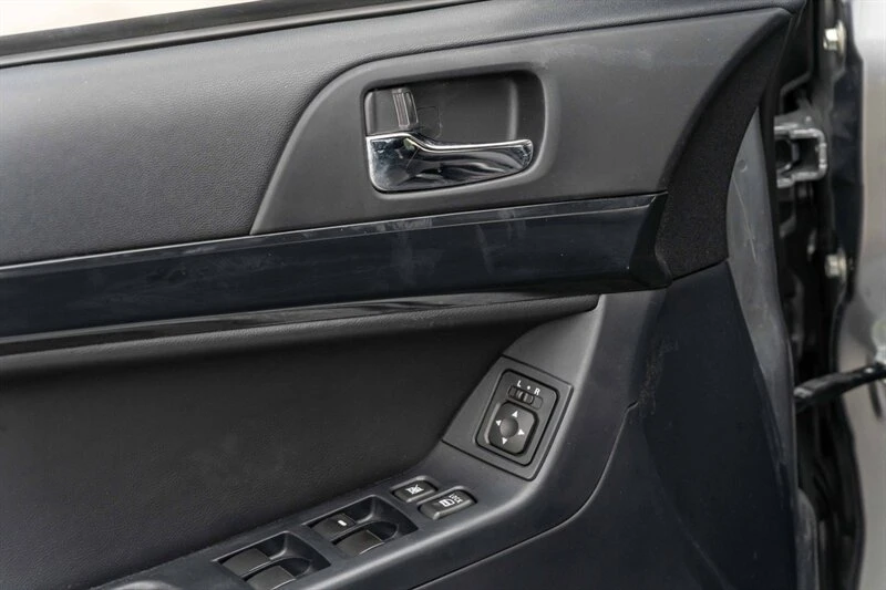 2015 Mitsubishi Lancer 10th Gen - Image 14 of 18