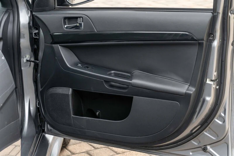 2015 Mitsubishi Lancer 10th Gen - Image 13 of 18