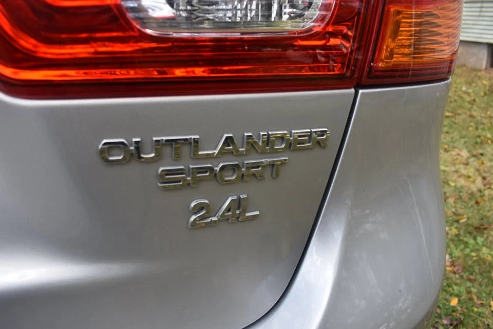 2015 Mitsubishi Outlander - Image 3 of 7