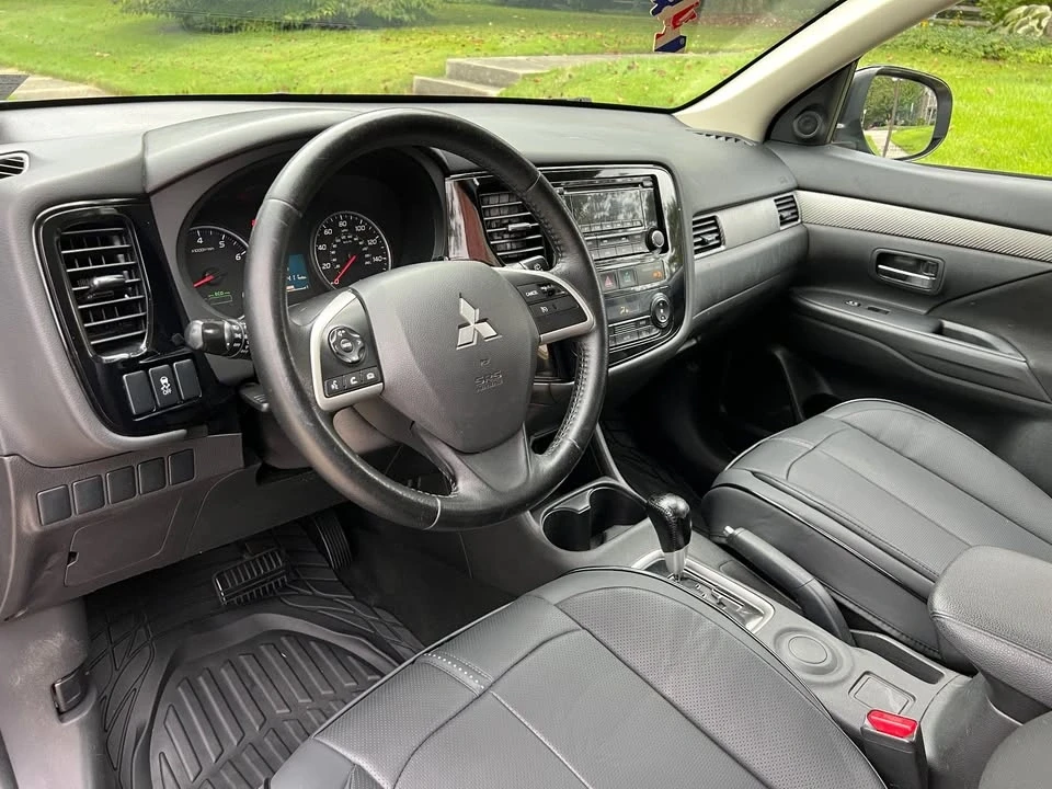 2015 Mitsubishi Outlander - Image 12 of 20