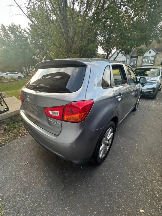 2015 Mitsubishi Outlander - Image 3 of 7