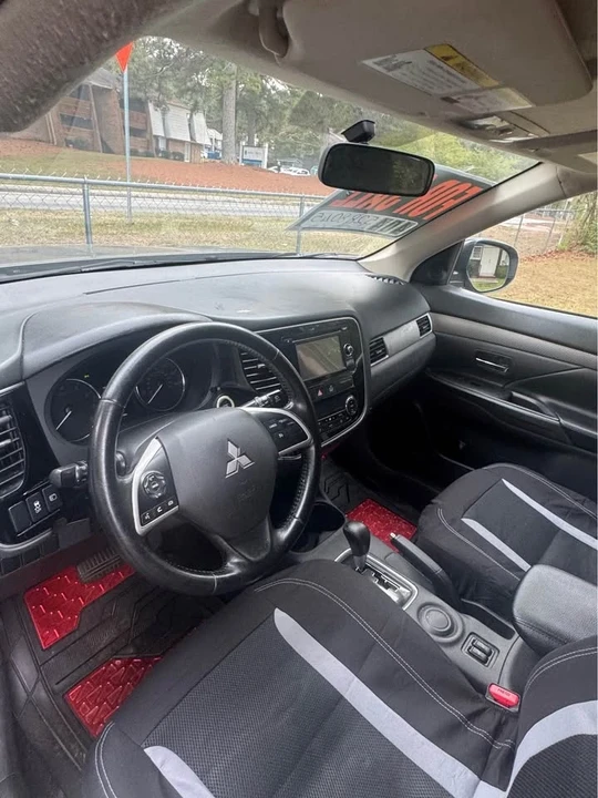 2015 Mitsubishi Outlander - Image 3 of 5