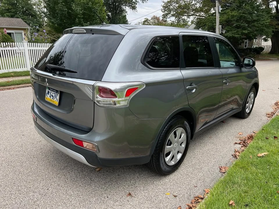 2015 Mitsubishi Outlander - Image 6 of 20