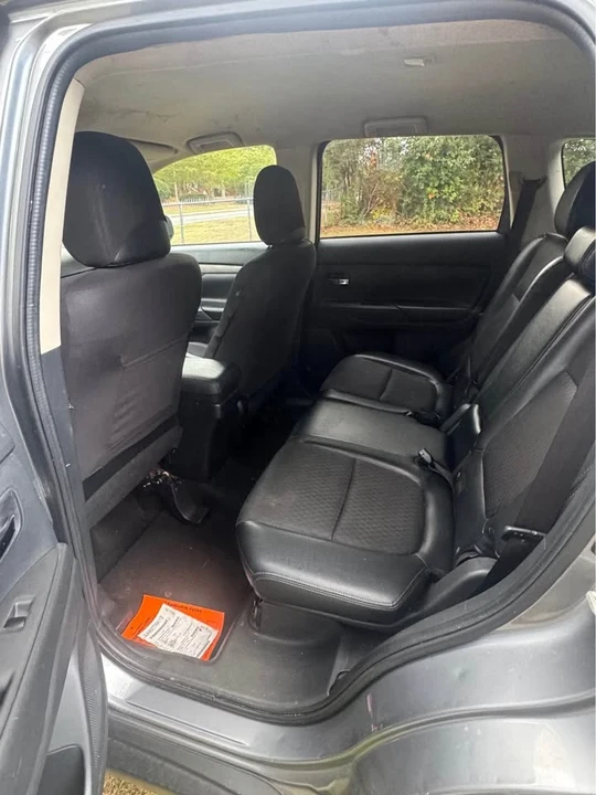 2015 Mitsubishi Outlander - Image 4 of 5