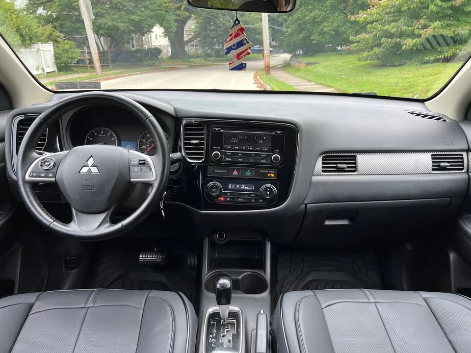 2015 Mitsubishi Outlander - Image 17 of 20