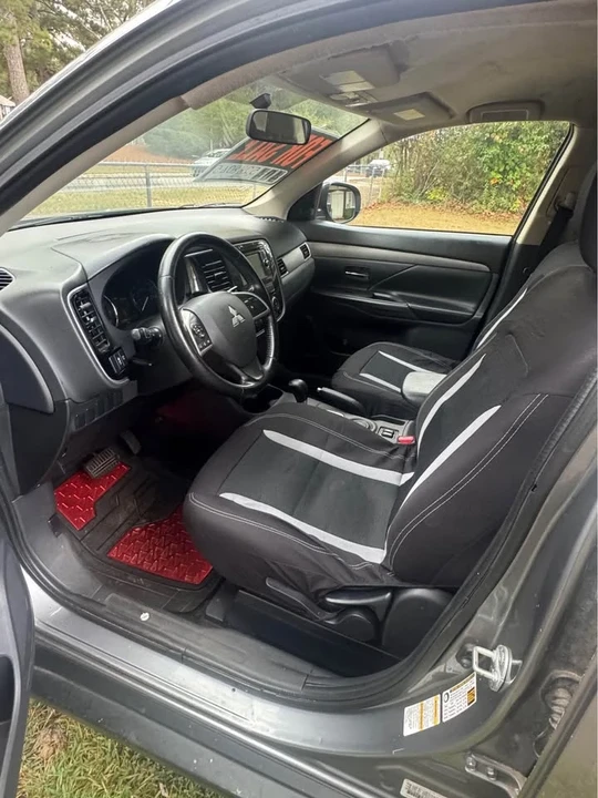 2015 Mitsubishi Outlander - Image 2 of 5