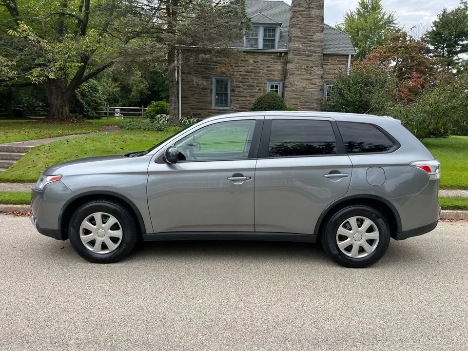 2015 Mitsubishi Outlander - Image 8 of 20