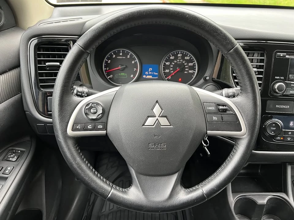 2015 Mitsubishi Outlander - Image 13 of 20