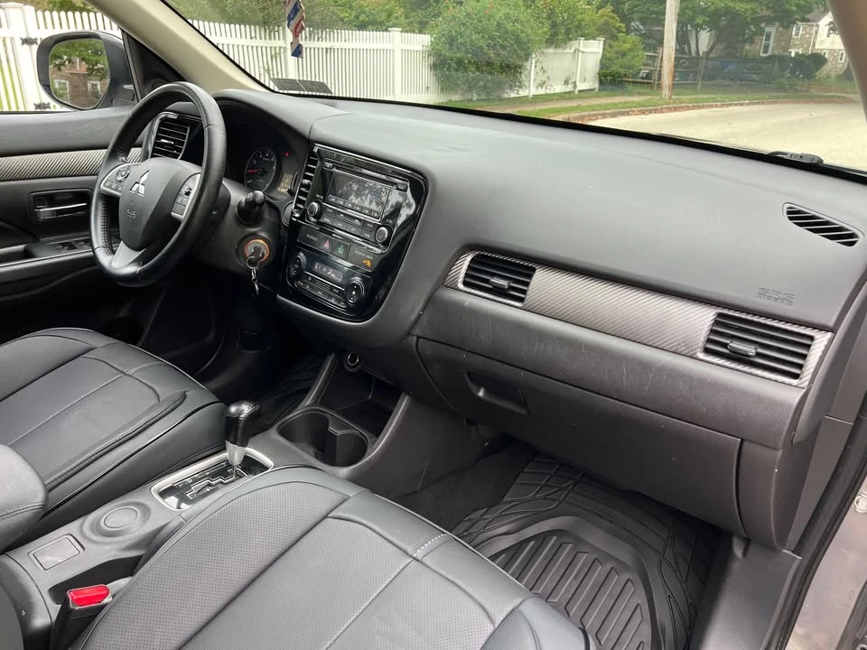 2015 Mitsubishi Outlander - Image 18 of 20