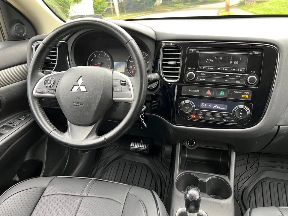 2015 Mitsubishi Outlander - Image 15 of 20