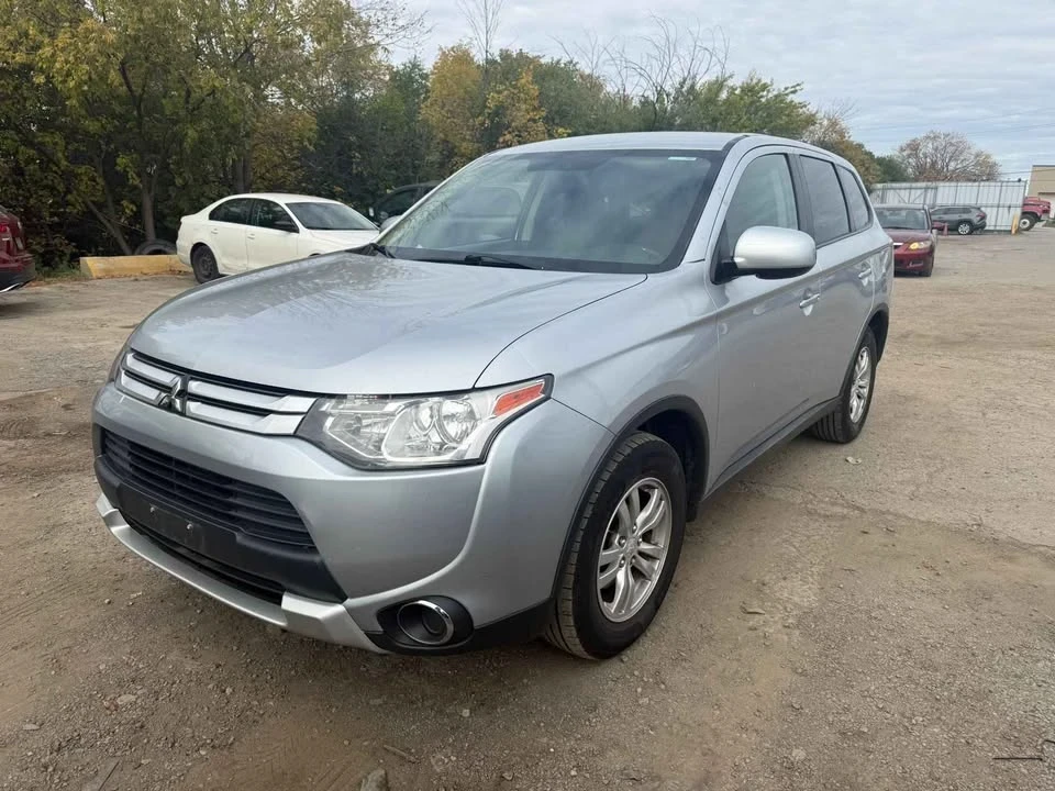 2015 Mitsubishi Outlander - Image 11 of 11