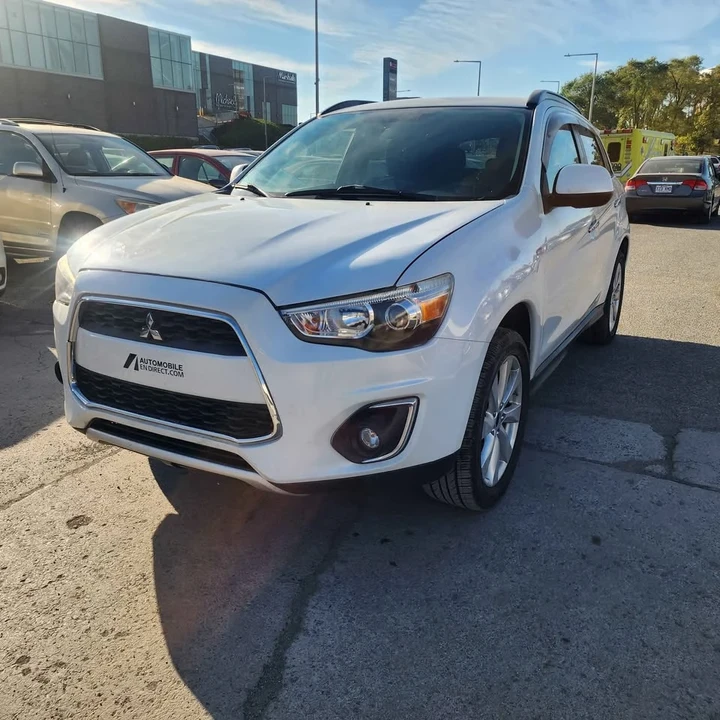 2015 Mitsubishi Outlander - Image 10 of 12
