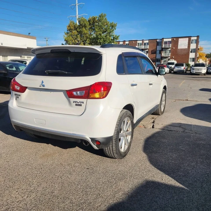 2015 Mitsubishi Outlander - Image 4 of 12