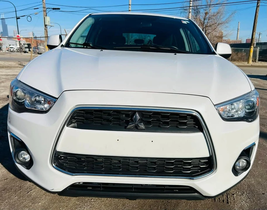 2015 Mitsubishi Outlander - Image 4 of 12