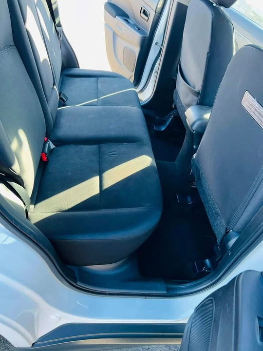 2015 Mitsubishi Outlander - Image 10 of 12