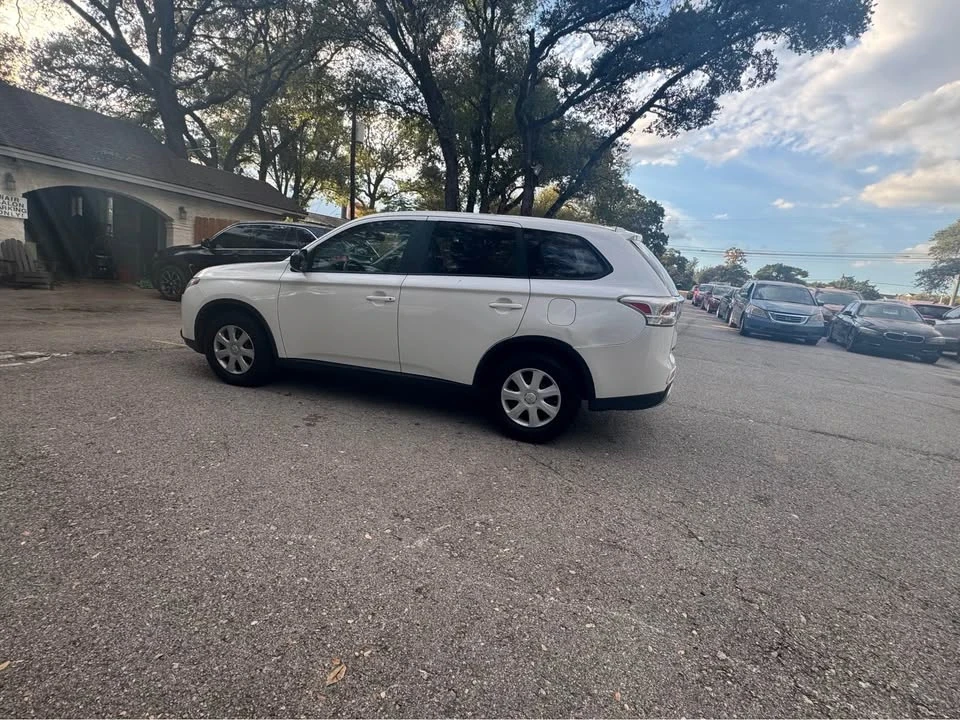 2015 Mitsubishi Outlander - Image 15 of 15