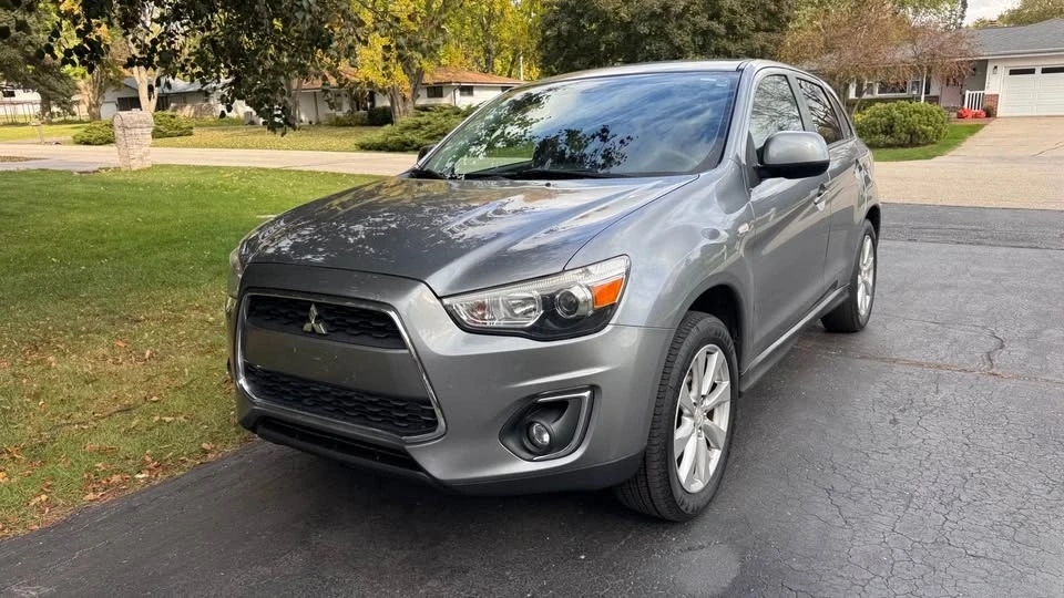 2015 Mitsubishi Outlander - Image 4 of 4