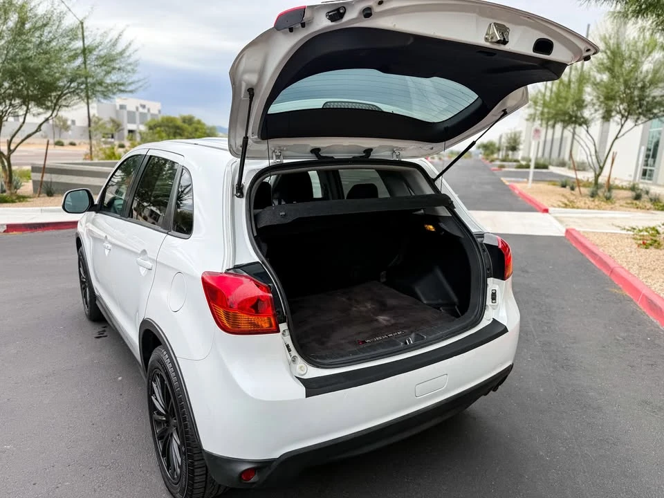 2015 Mitsubishi Outlander - Image 6 of 13