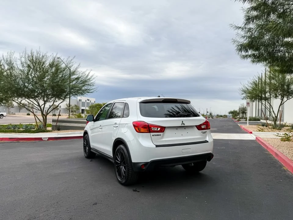 2015 Mitsubishi Outlander - Image 5 of 13