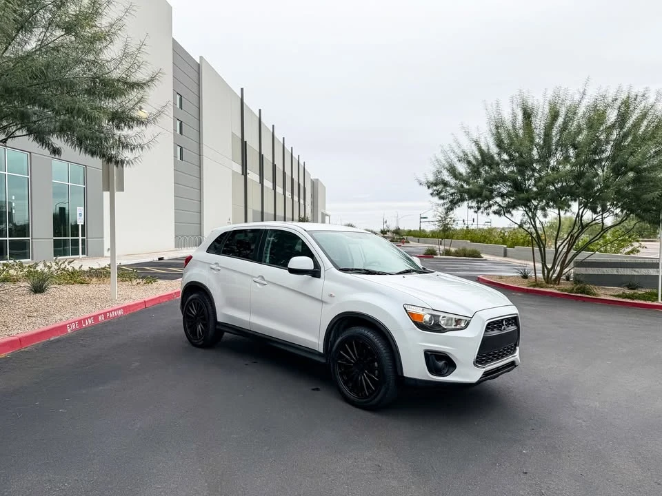 2015 Mitsubishi Outlander - Image 7 of 13