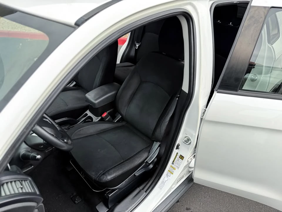 2015 Mitsubishi Outlander - Image 8 of 13