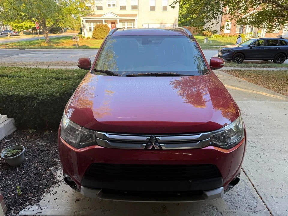 2015 Mitsubishi Outlander - Image 2 of 16