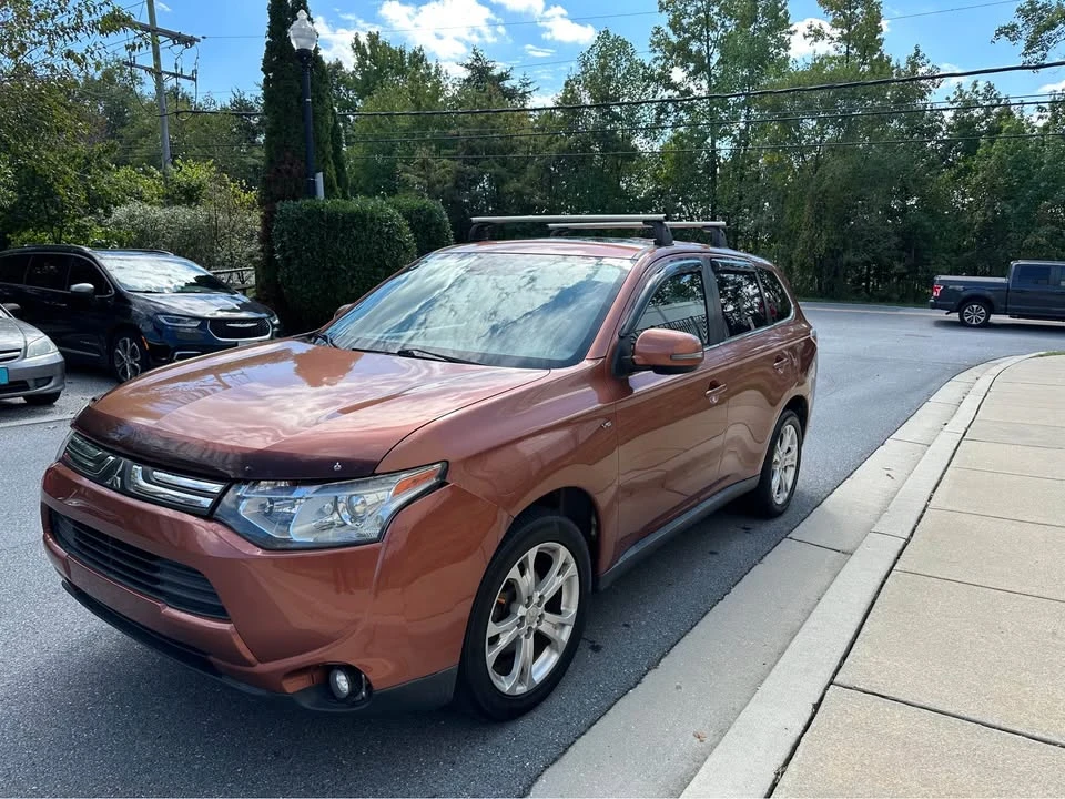 2015 Mitsubishi Outlander - Image 6 of 10