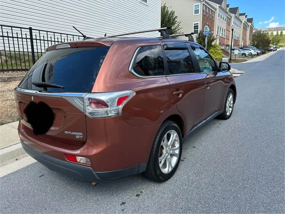 2015 Mitsubishi Outlander - Image 3 of 10