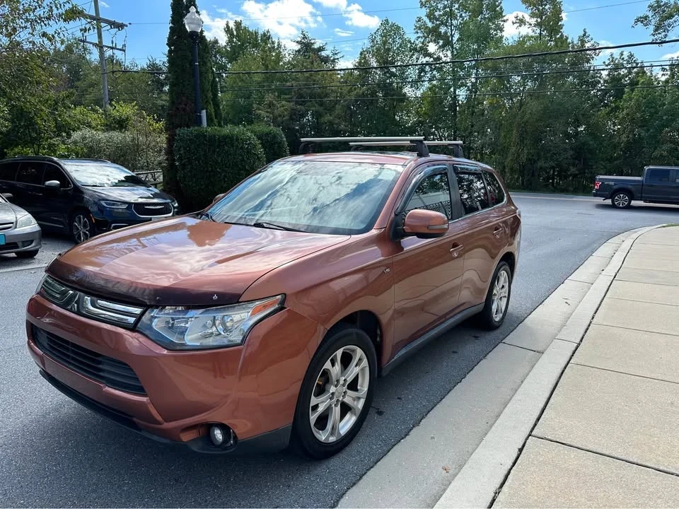 2015 Mitsubishi Outlander - Image 5 of 13