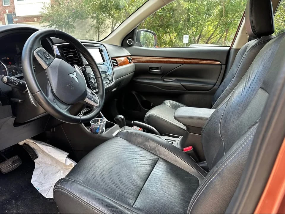 2015 Mitsubishi Outlander - Image 12 of 13