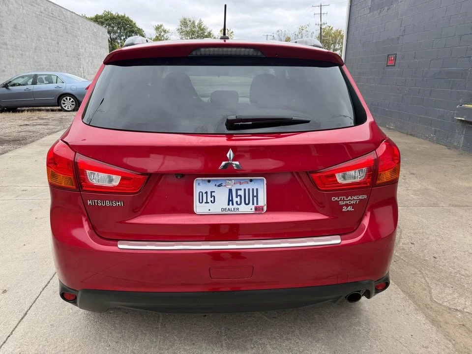 2015 Mitsubishi Outlander - Image 6 of 18