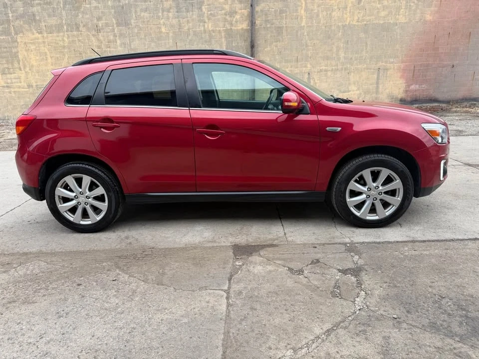 2015 Mitsubishi Outlander - Image 8 of 18