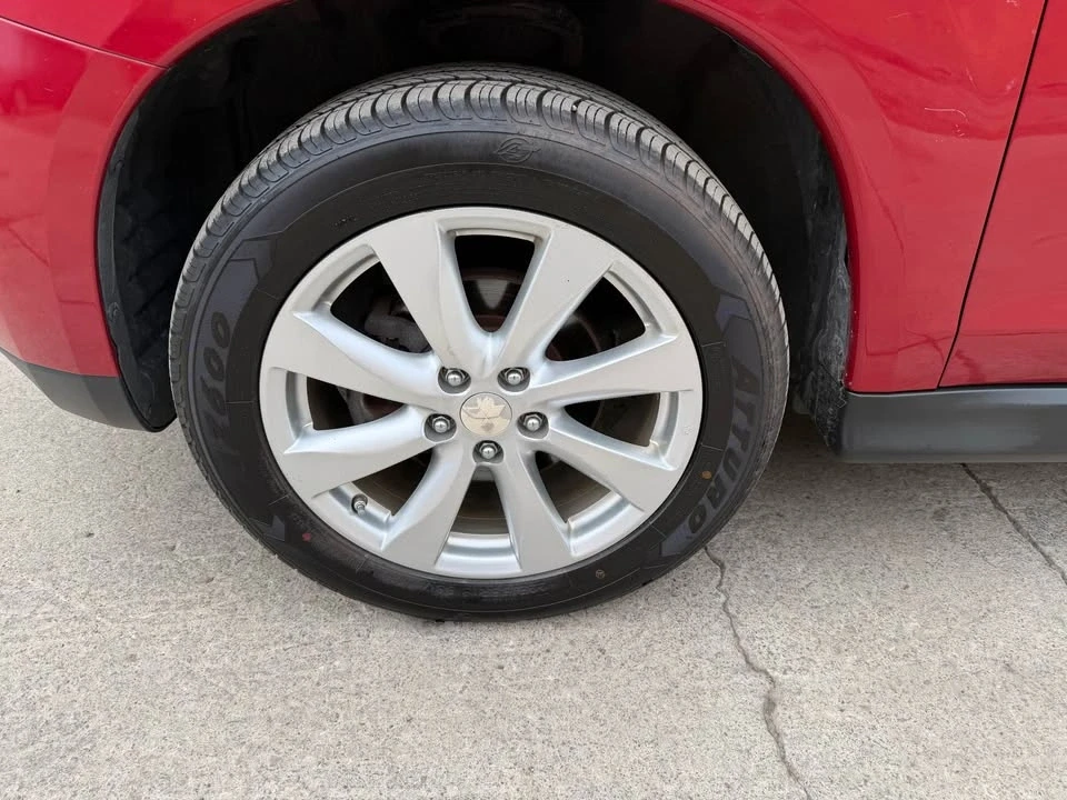 2015 Mitsubishi Outlander - Image 10 of 18