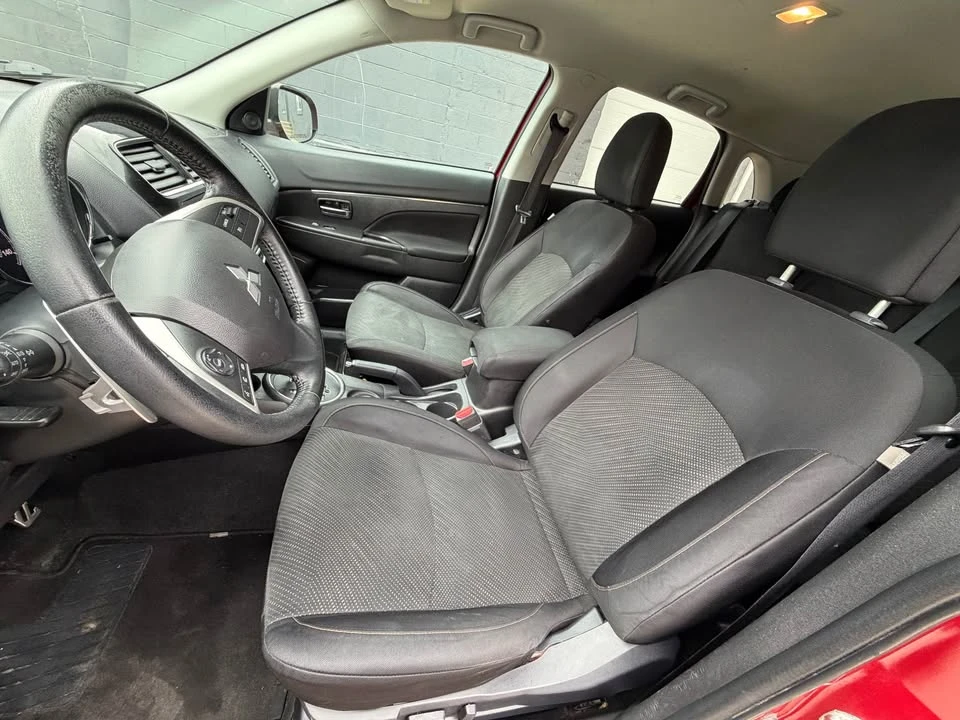 2015 Mitsubishi Outlander - Image 10 of 14