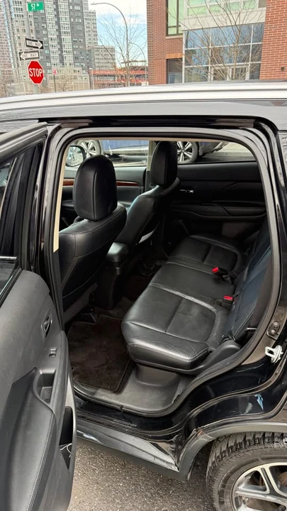 2015 Mitsubishi Outlander - Image 8 of 10