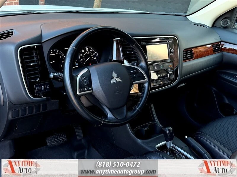 2015 Mitsubishi Outlander - Image 13 of 20