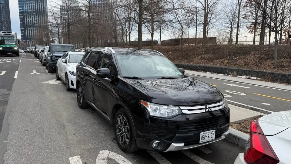 2015 Mitsubishi Outlander - Image 4 of 10