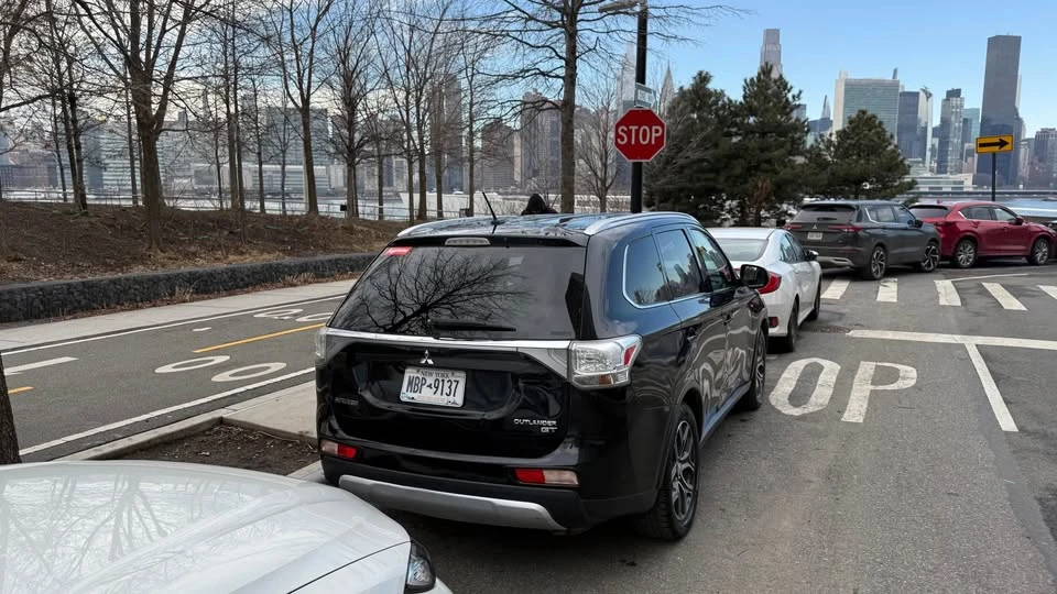 2015 Mitsubishi Outlander - Image 5 of 10