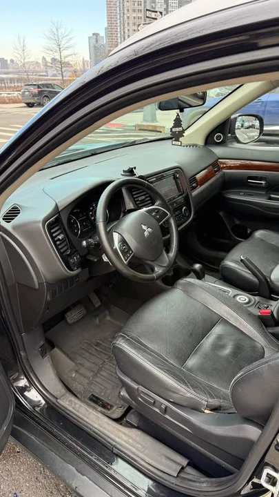 2015 Mitsubishi Outlander - Image 7 of 10