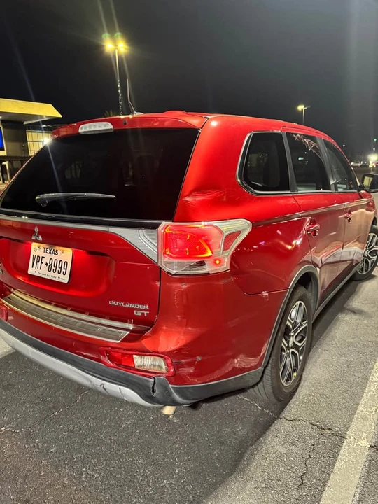 2015 Mitsubishi Outlander - Image 9 of 11
