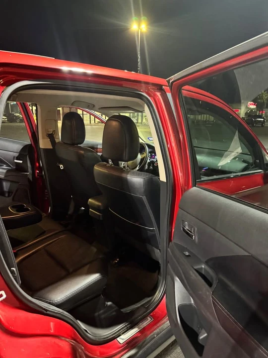 2015 Mitsubishi Outlander - Image 5 of 11