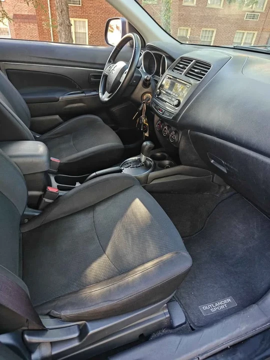 2015 Mitsubishi Outlander - Image 8 of 17