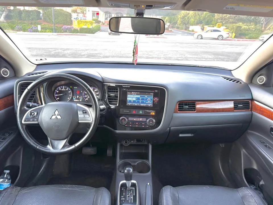 2015 Mitsubishi Outlander - Image 5 of 15