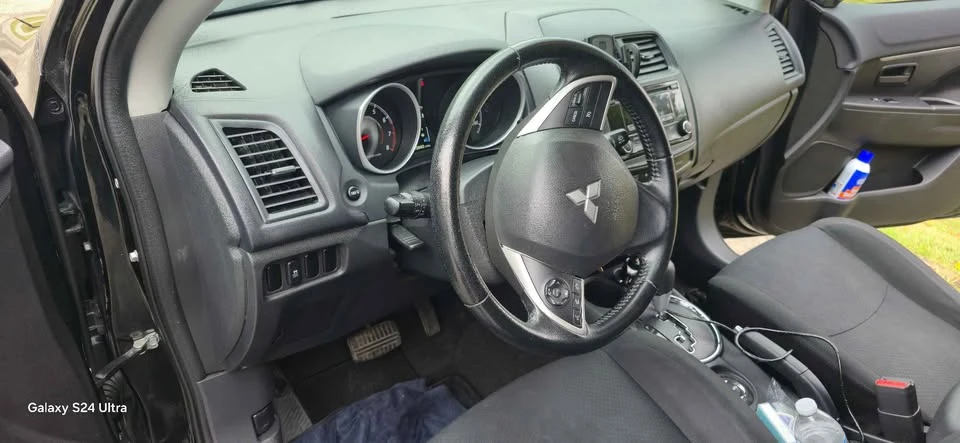 2015 Mitsubishi Outlander - Image 10 of 16