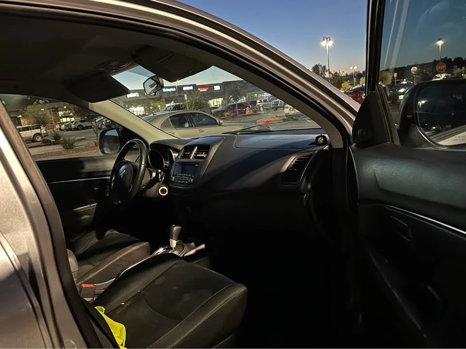 2015 Mitsubishi Outlander - Image 8 of 11