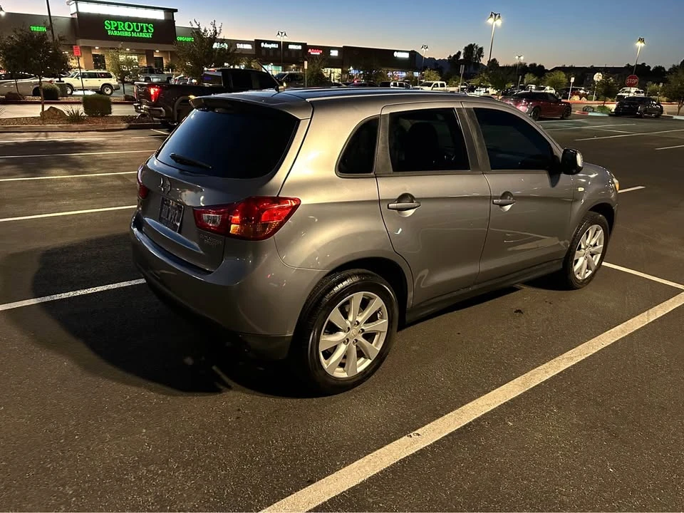 2015 Mitsubishi Outlander - Image 6 of 11